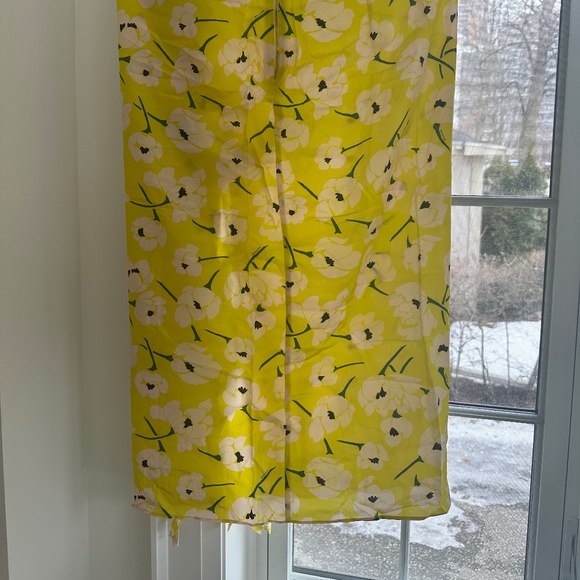 ROCHAS 100% SilkYellow Skirt w/ White Flowers, Leg Slit & Rosette IT 44/US 8 - Picture 4 of 7